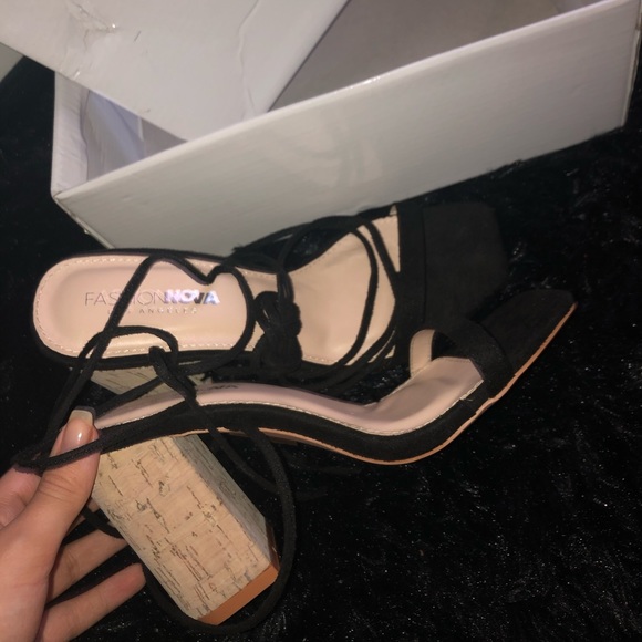 Fashion nova heeled sandals - Picture 2 of 4